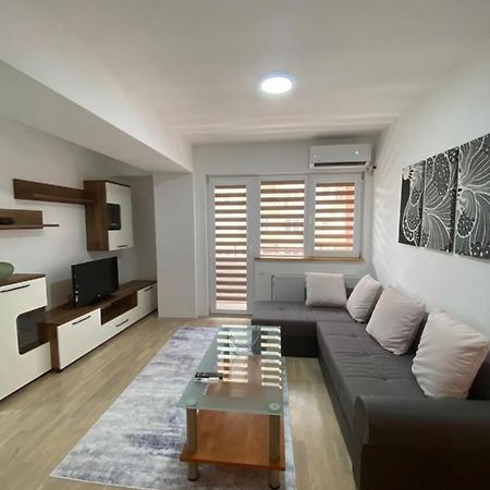 Simonovski'S Apartments Skopje Zewnętrze zdjęcie