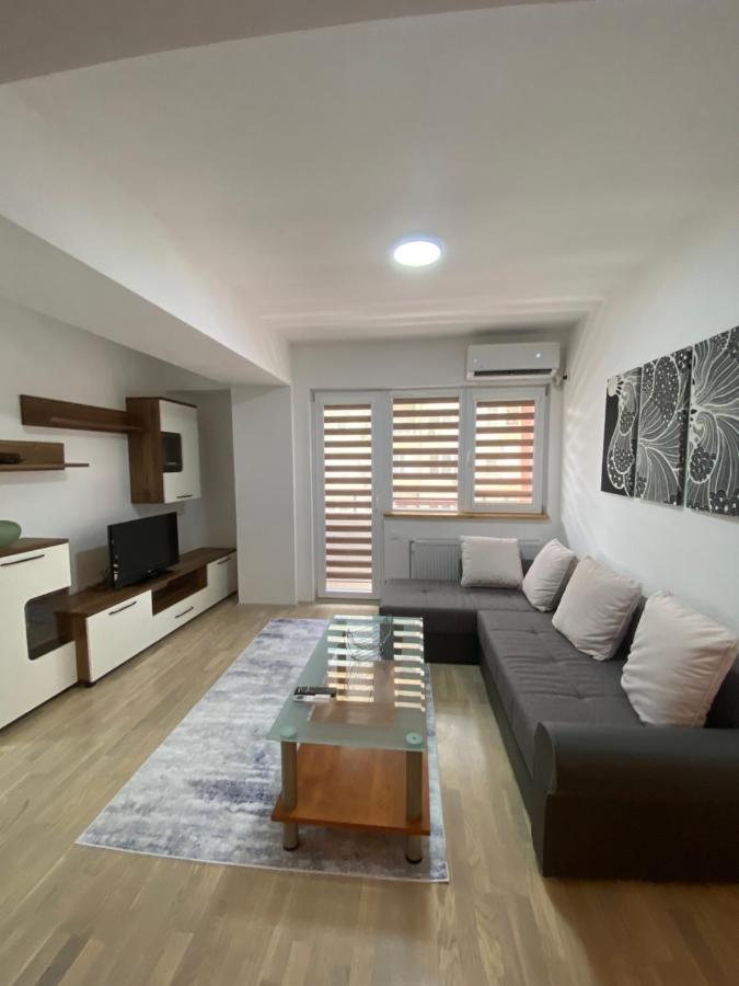Simonovski'S Apartments Skopje Zewnętrze zdjęcie
